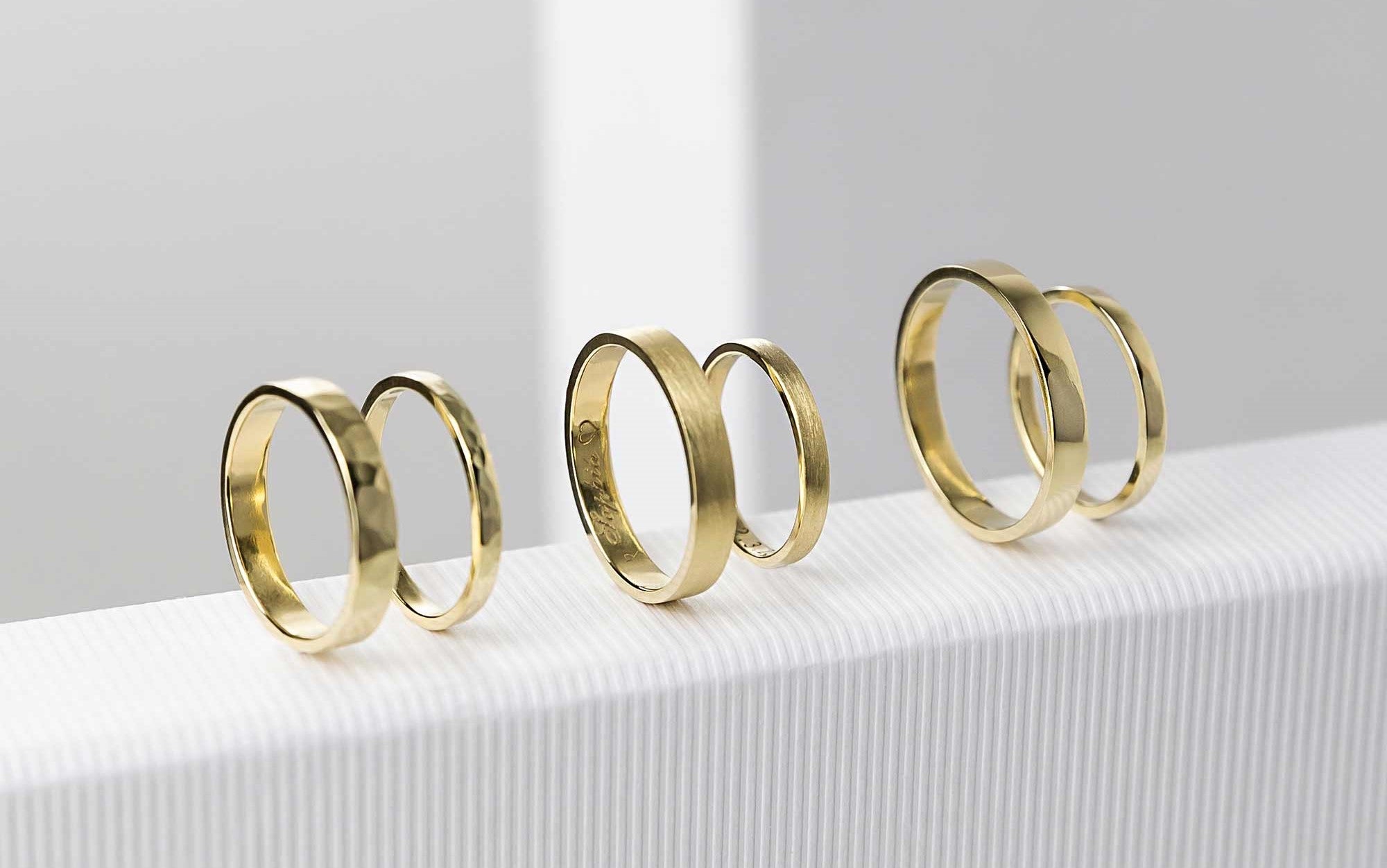 Gravierte Ehering aus Echtgold