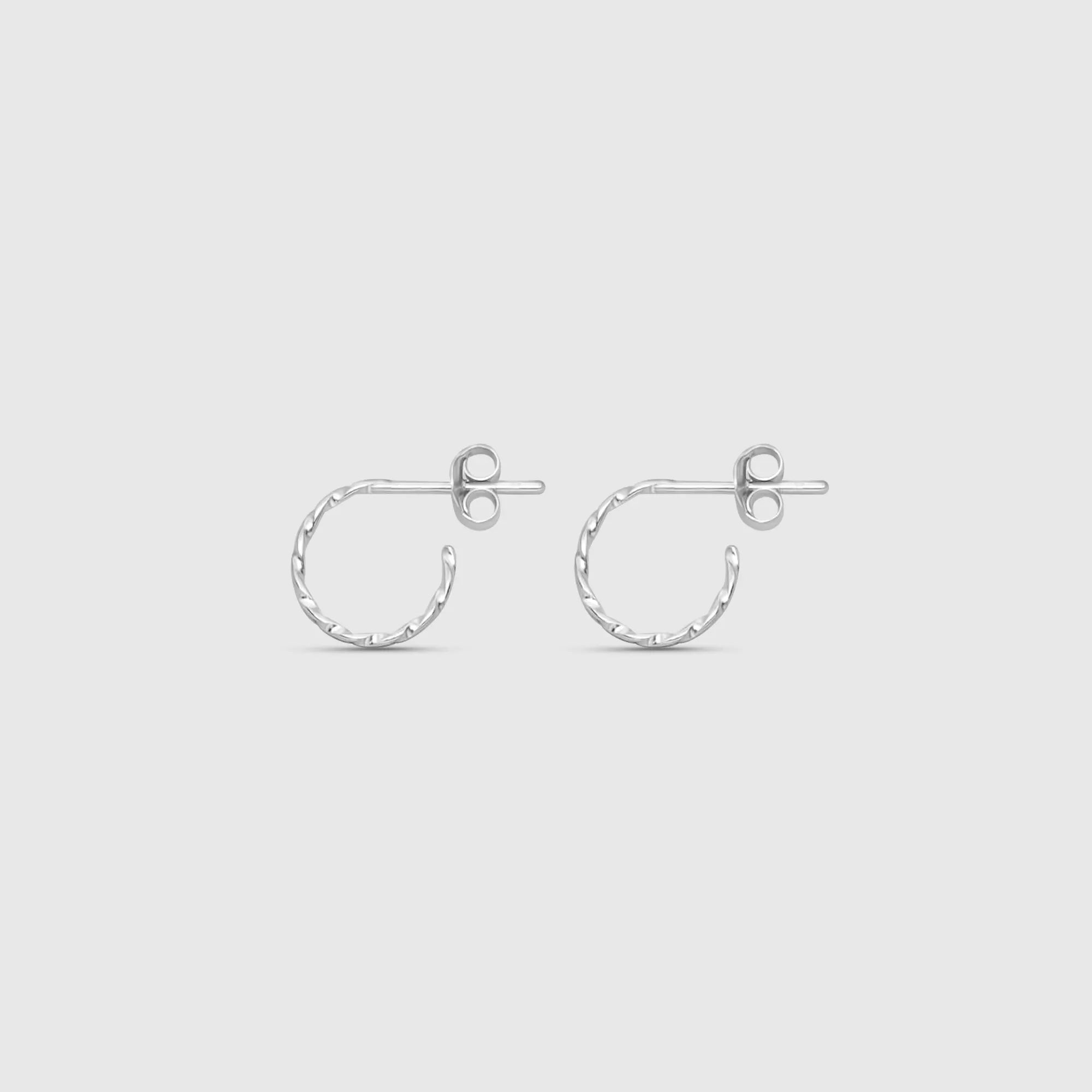 tiny twisted hoop - XS / M