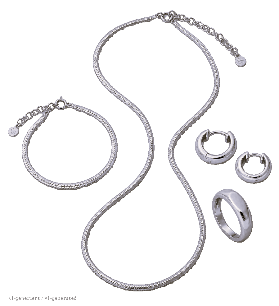 Ein Arrangement aus vier passenden, minimalistischen Silberschmuckstücken: ein flaches Schlangenarmband, eine flache Schlangenkette, zwei kleine Huggie-Creolen und ein Siegelring mit glatter Oberseite, alles vor einem karierten Hintergrund.