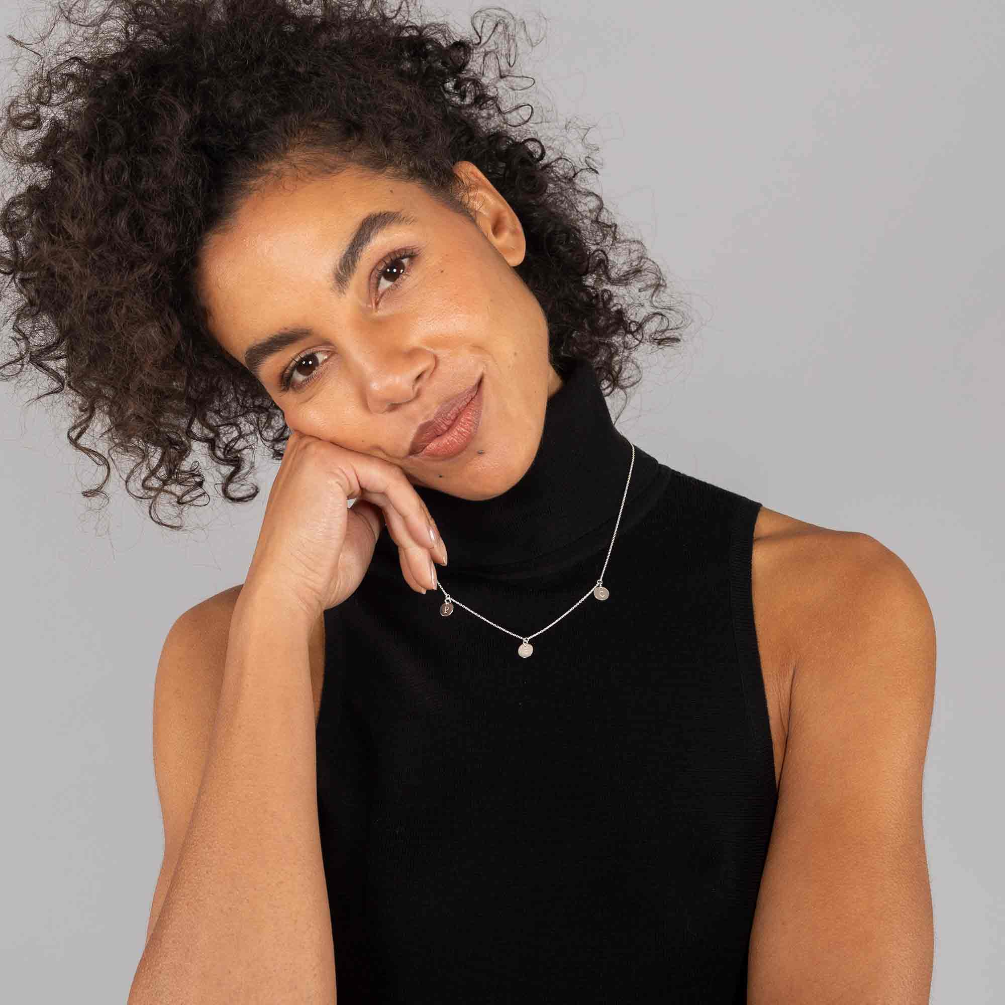 kette buchstaben anhänger triple station disc necklace Größe M