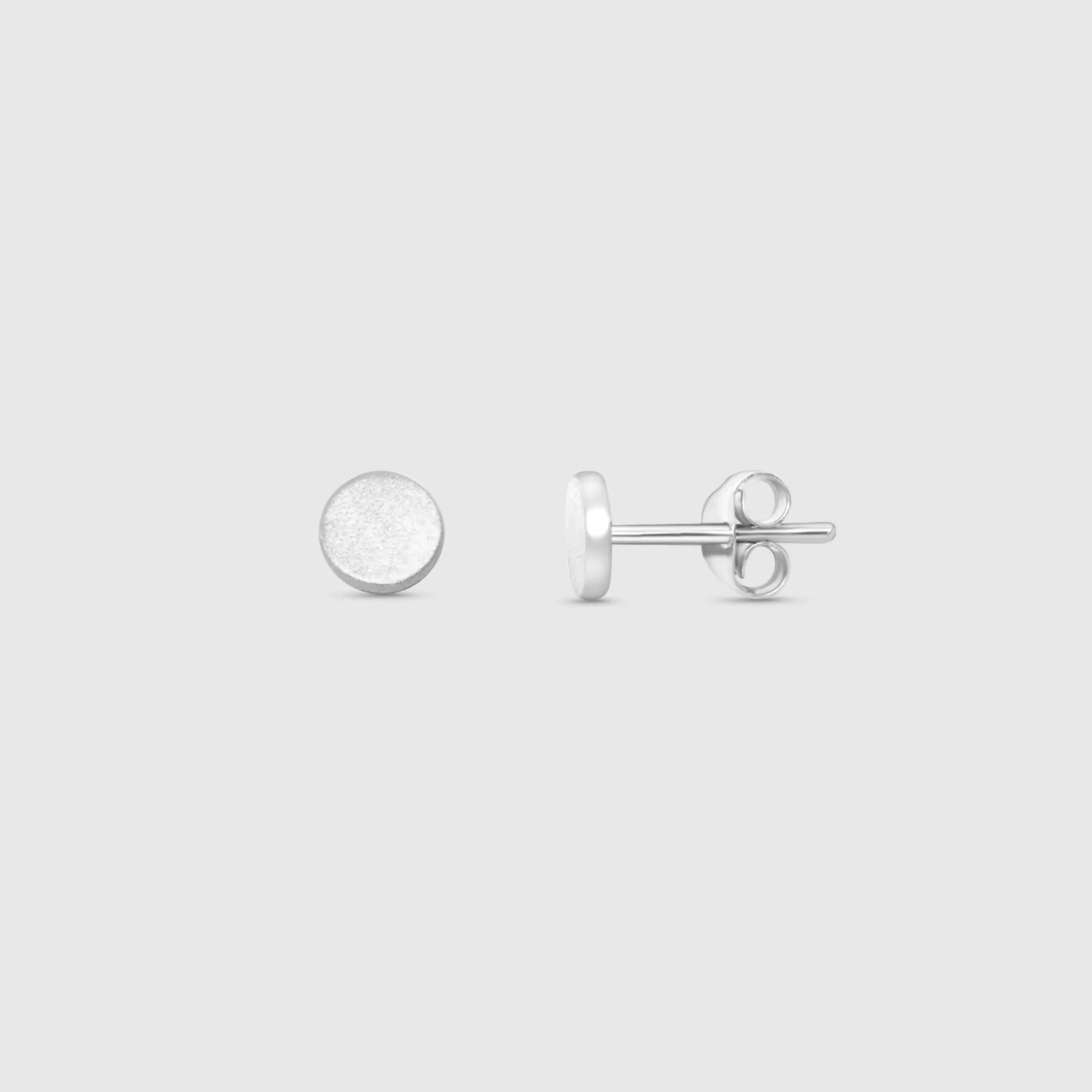 satin disc stud