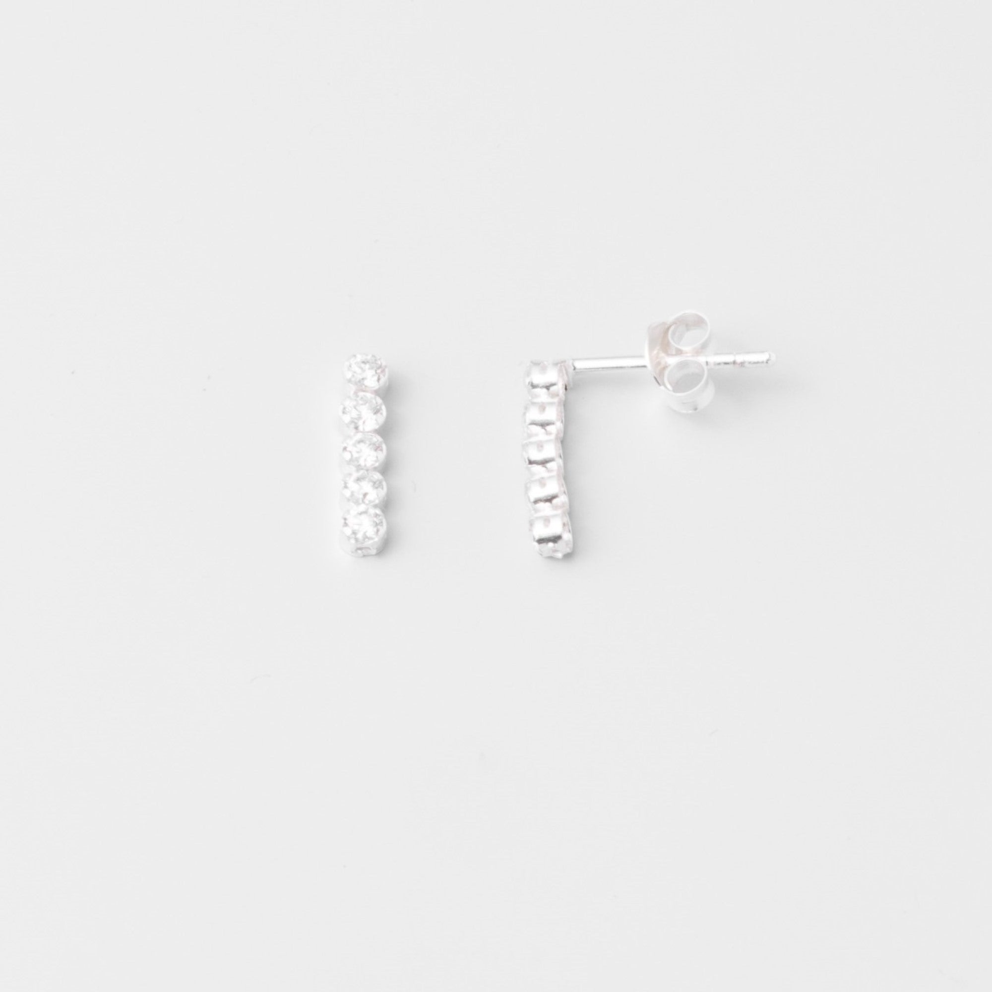 short sparkle chain stud