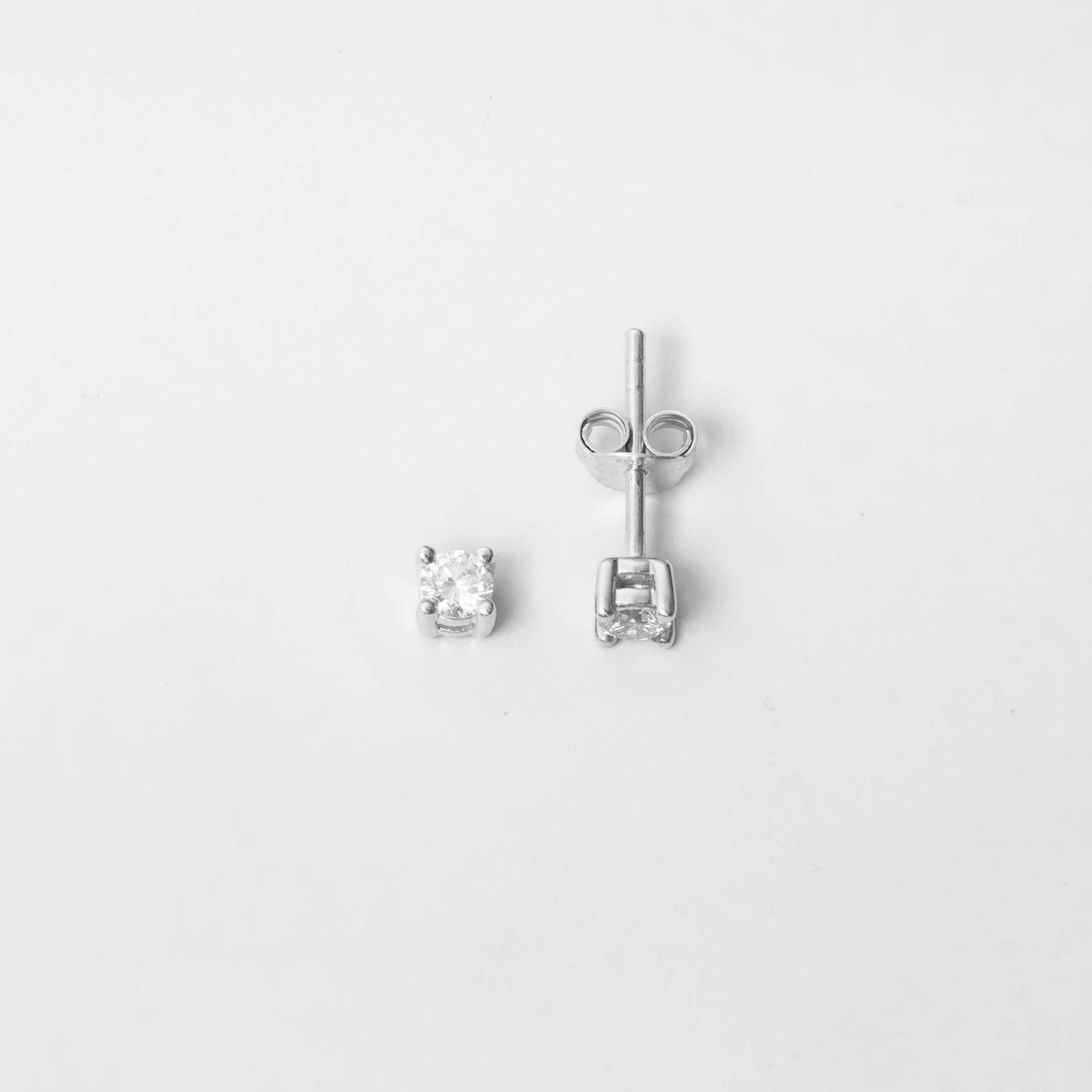 diamond stud | solid gold