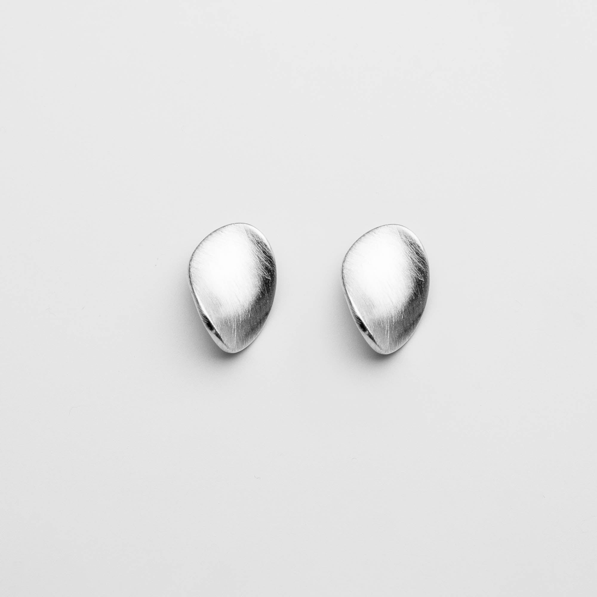 Ohrstecker satin oval stud silber