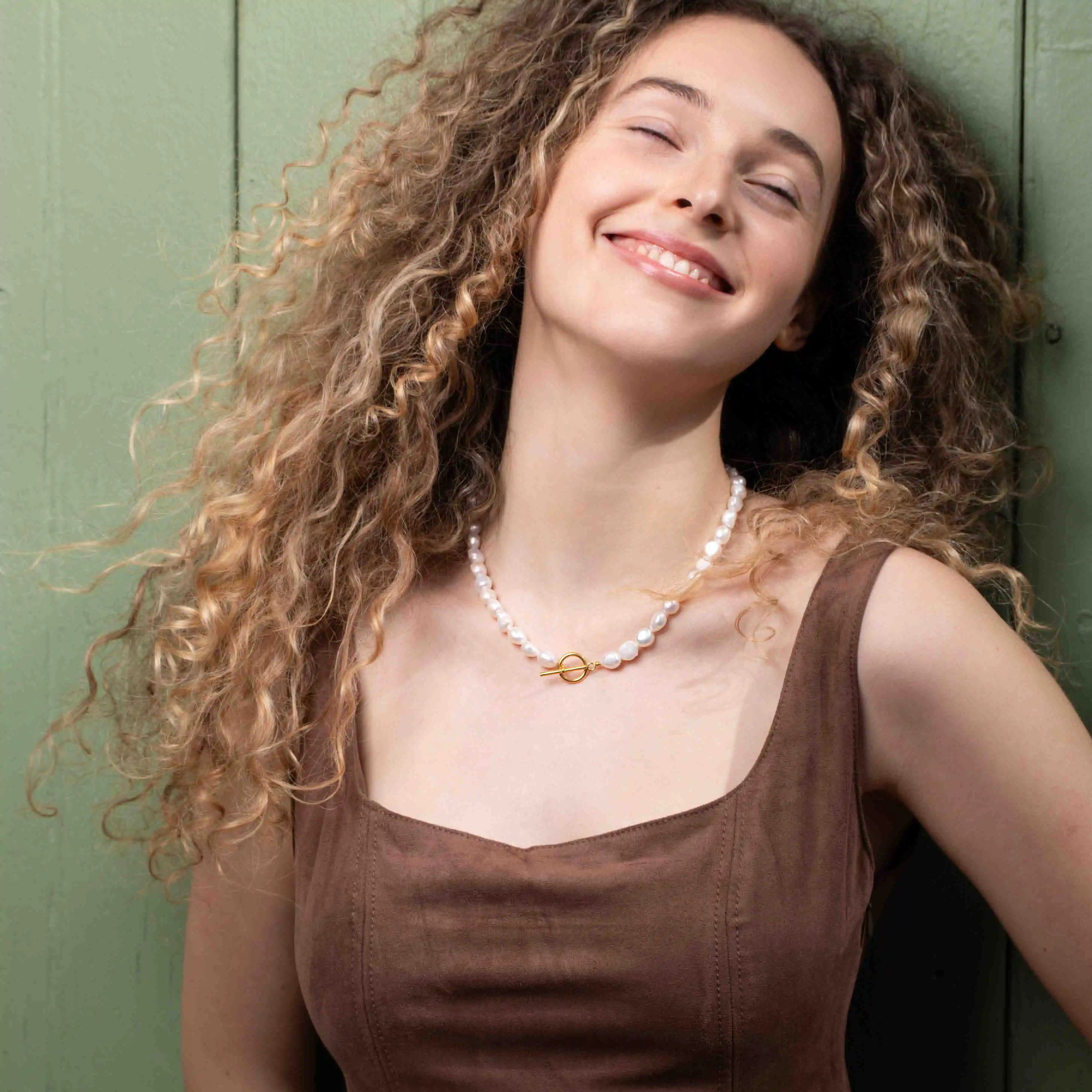chunky pearl necklace