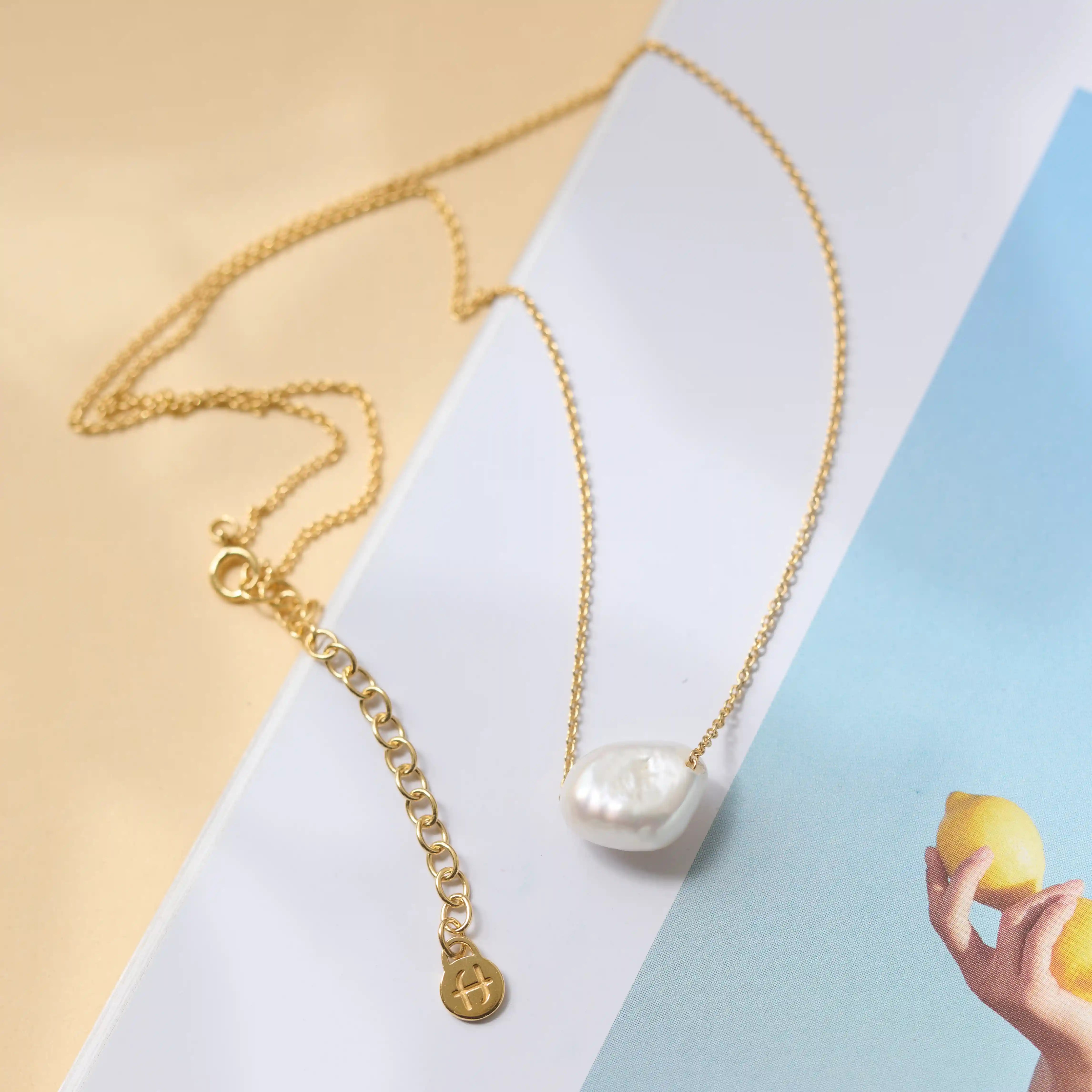 chunky single pearl necklace