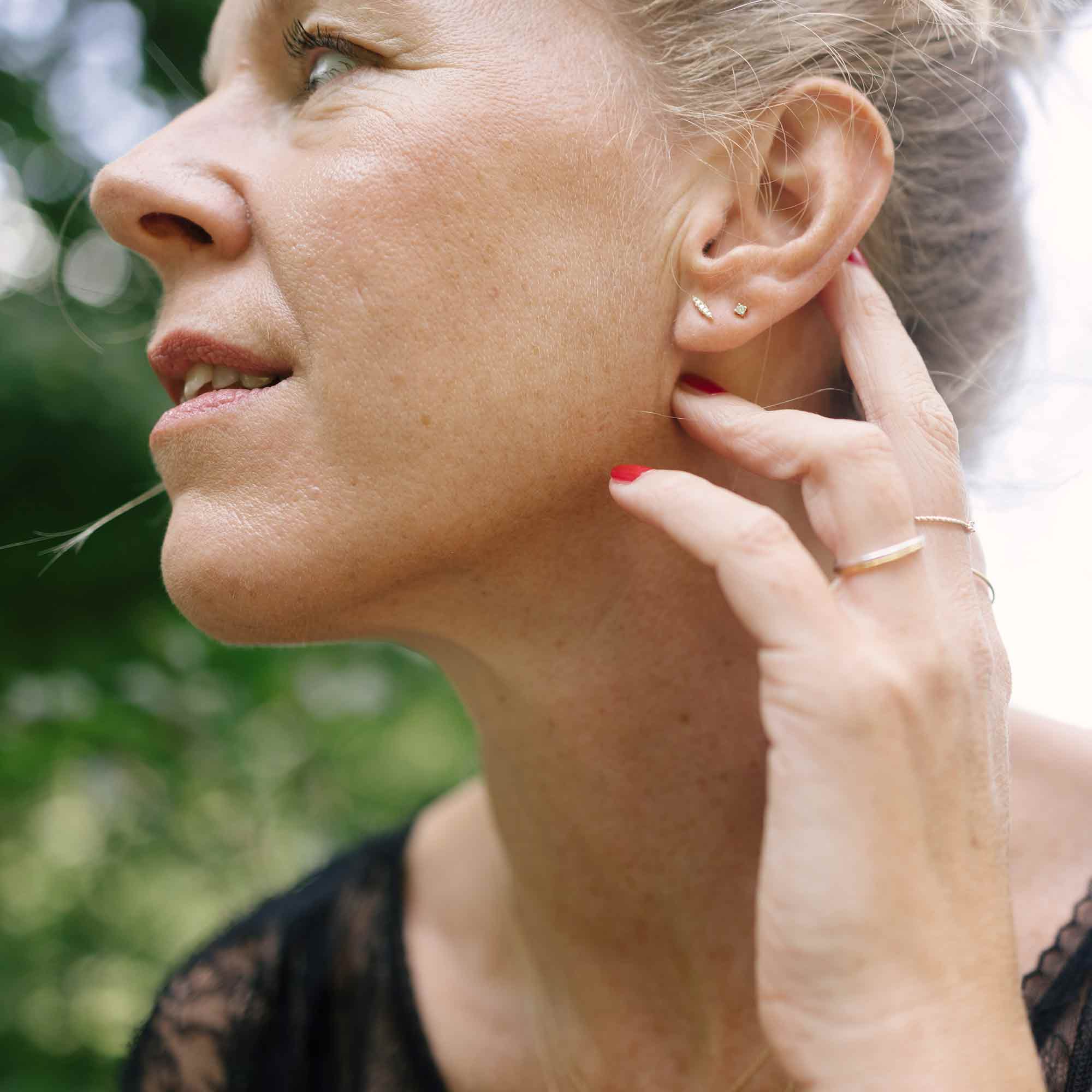 bar diamond stud | solid gold