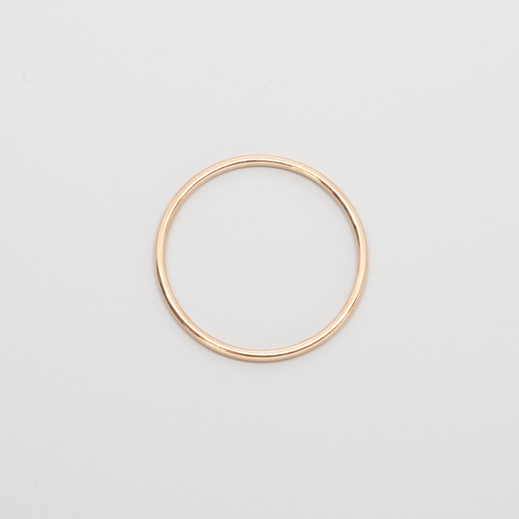 shiny single ring | solid gold