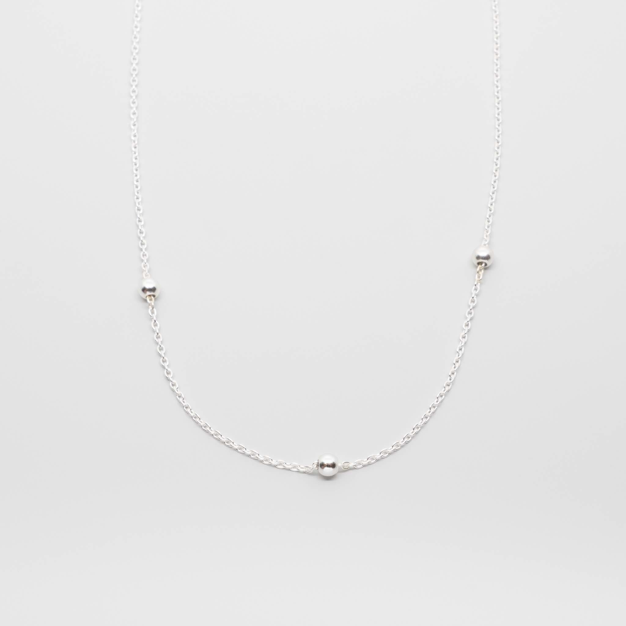 triple ball necklace