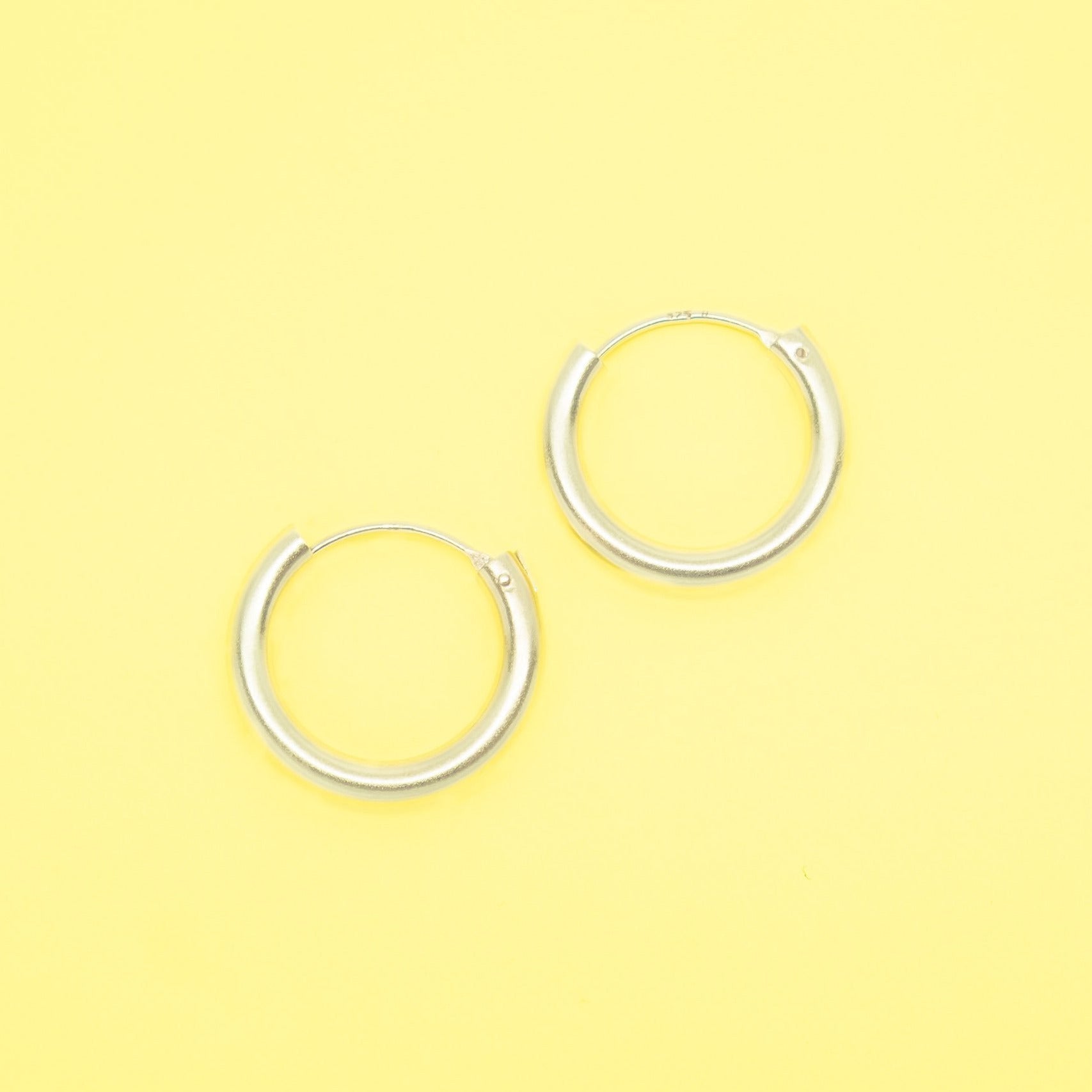 bold hoop - S / M