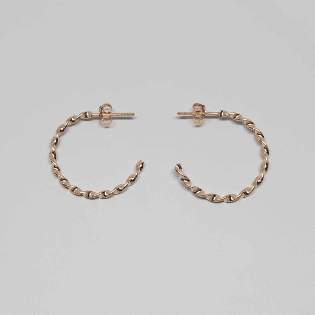 gedrehte creole twisted hoop rosegold M