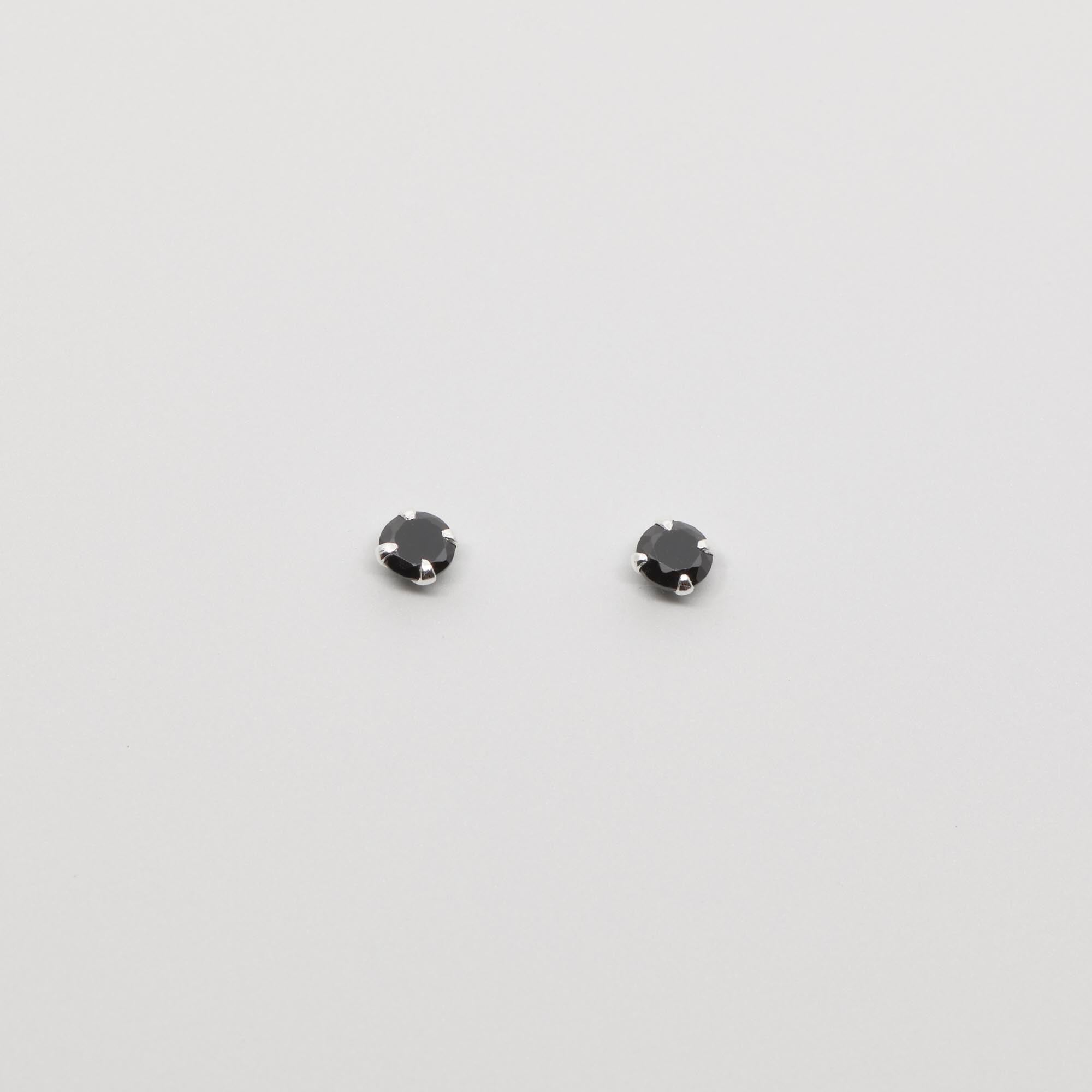 Ohrstecker black stud mit Silberner Fassung - recyceltes Silber