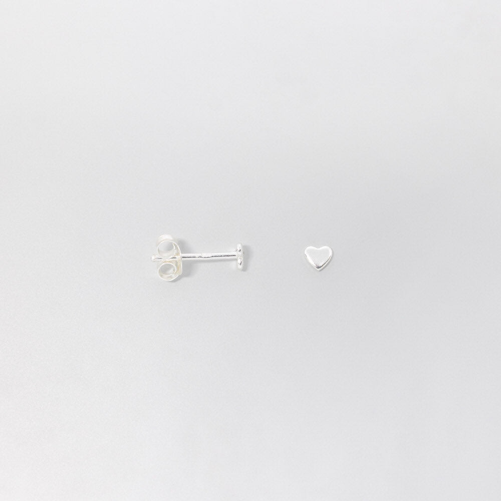 shiny heart stud