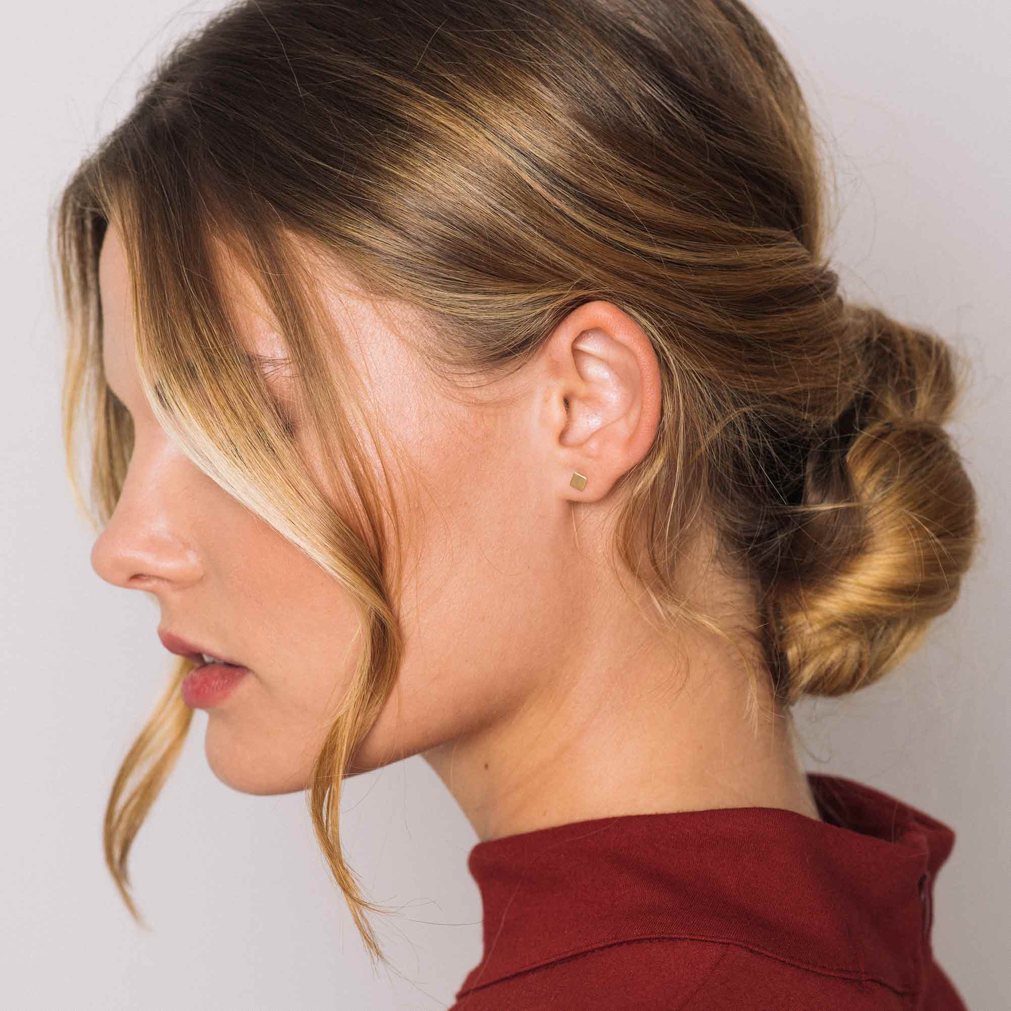 shiny square stud | solid gold