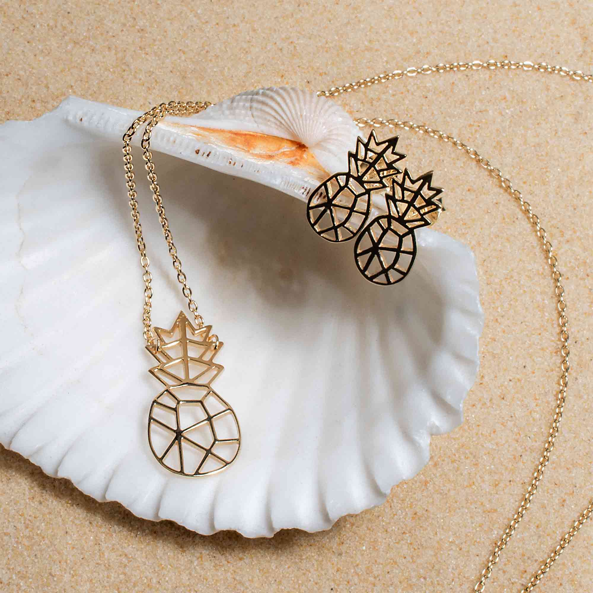 pineapple necklace