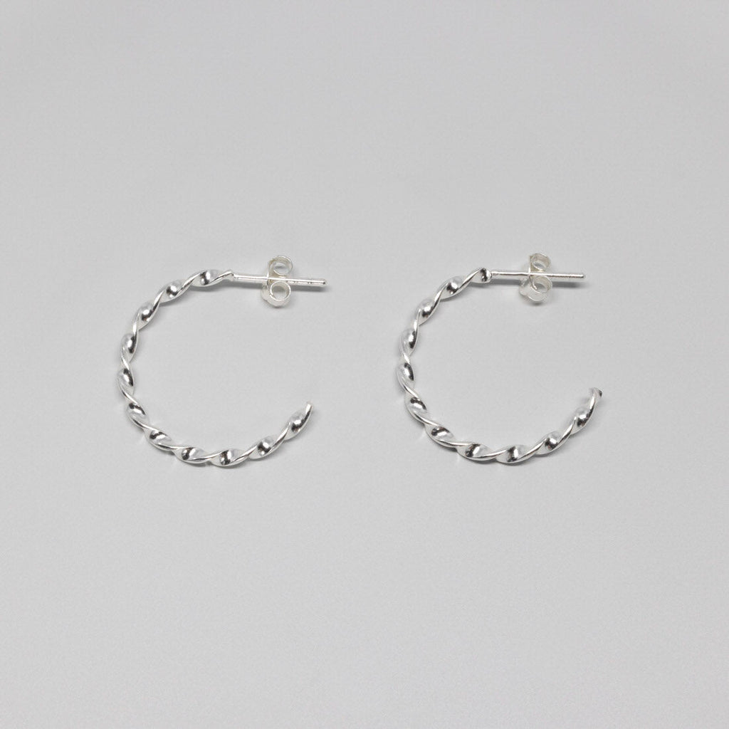 gedrehte creole twisted hoop silber M