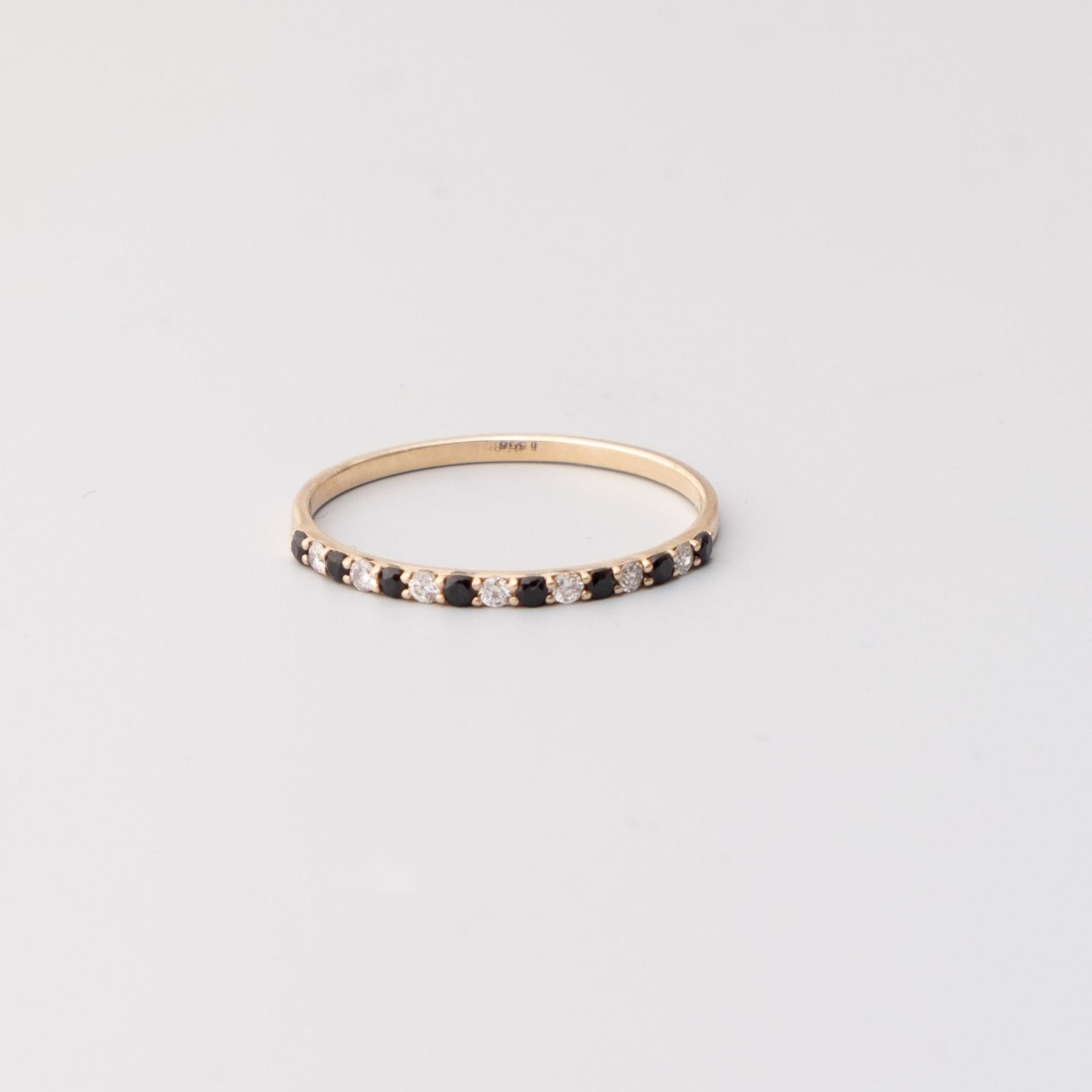 black & white memory diamond ring | solid gold