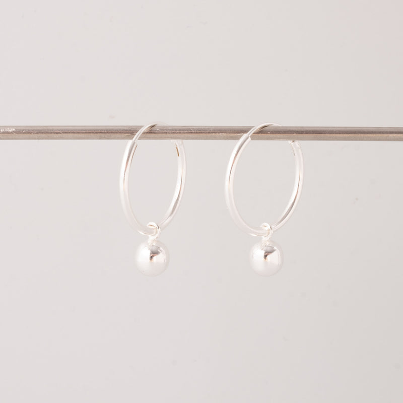 schlichte Kugelanhänger silber von fejn jewelry