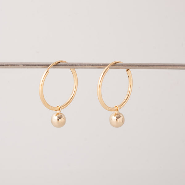 schlichte Kugelanhänger gold von fejn jewelry
