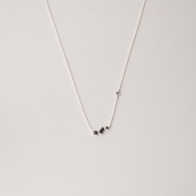 schwarze baguette Halskette silber
