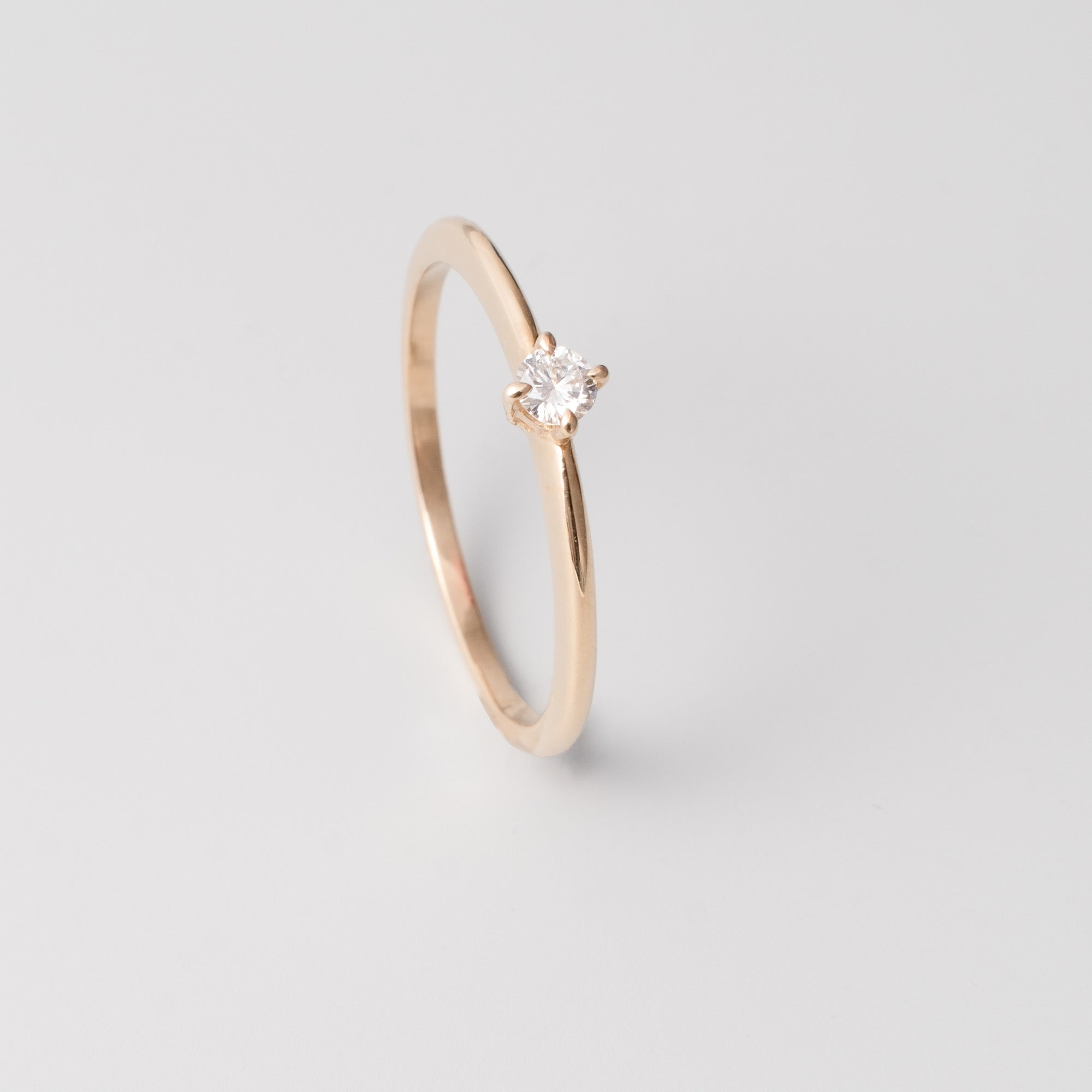 the classic engagement ring | solid gold