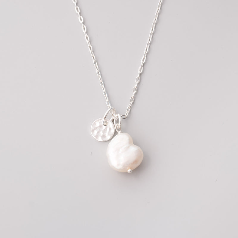 Kette mit Süßwasserperle in silber von fejn jewelry