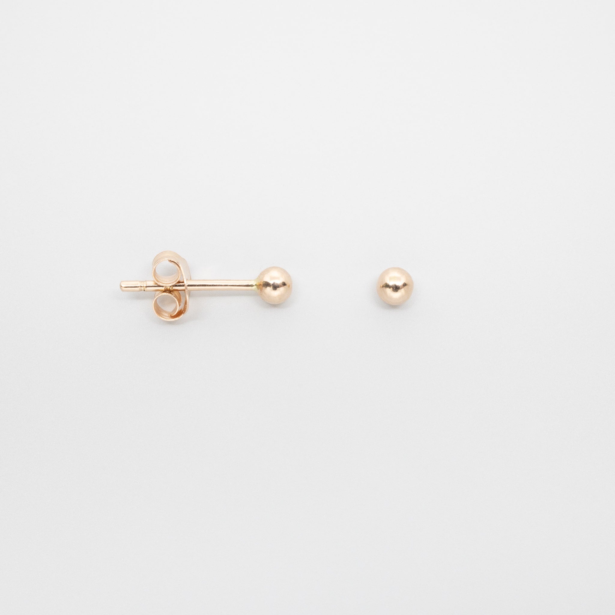 shiny ball stud | solid gold