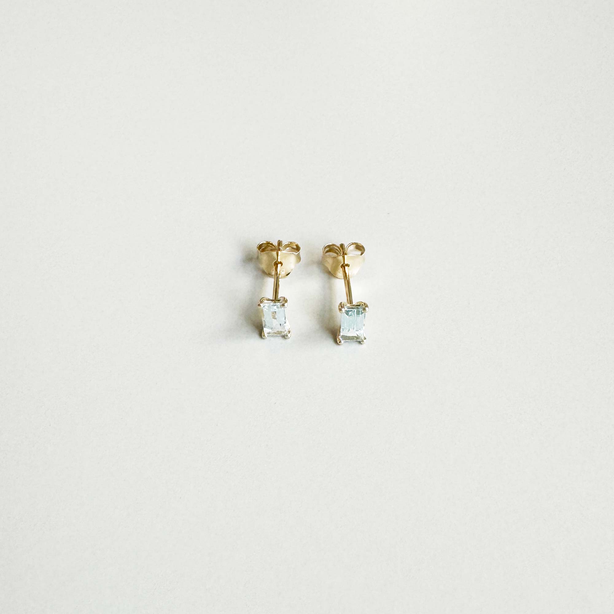 colored baguette stud | solid gold