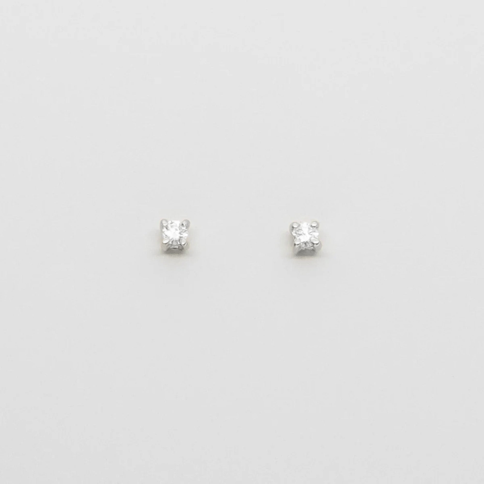 tiny diamond stud | solid gold