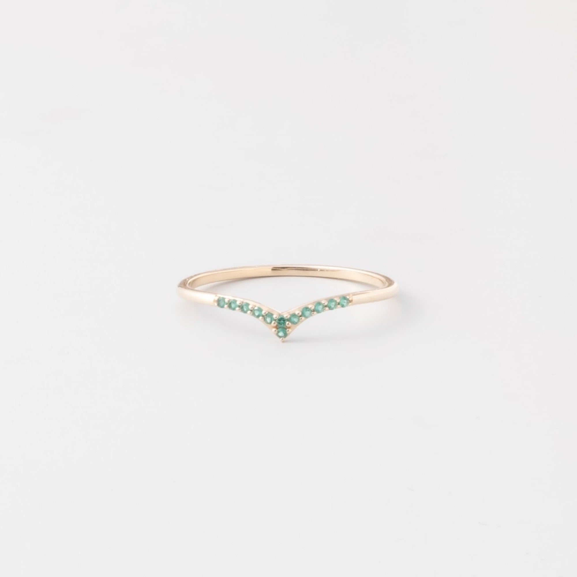 tiara emerald ring | solid gold