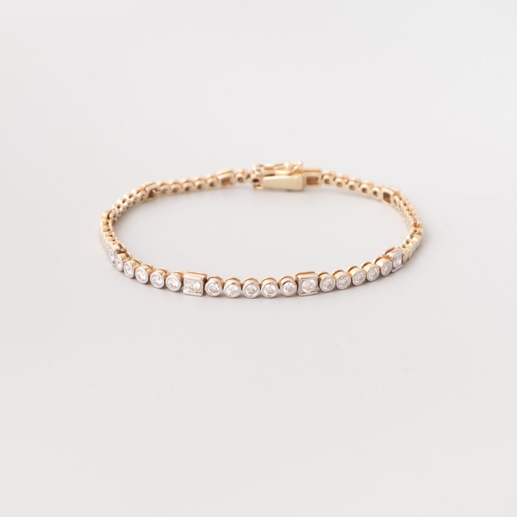 diamond tennis bracelet | solid gold