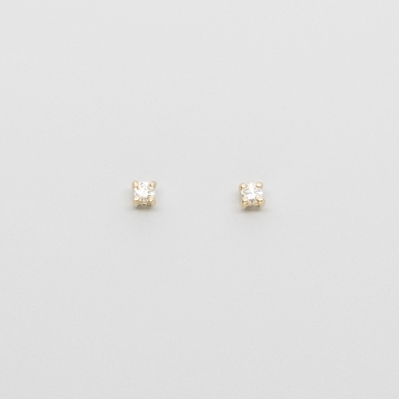 tiny diamond stud | solid gold