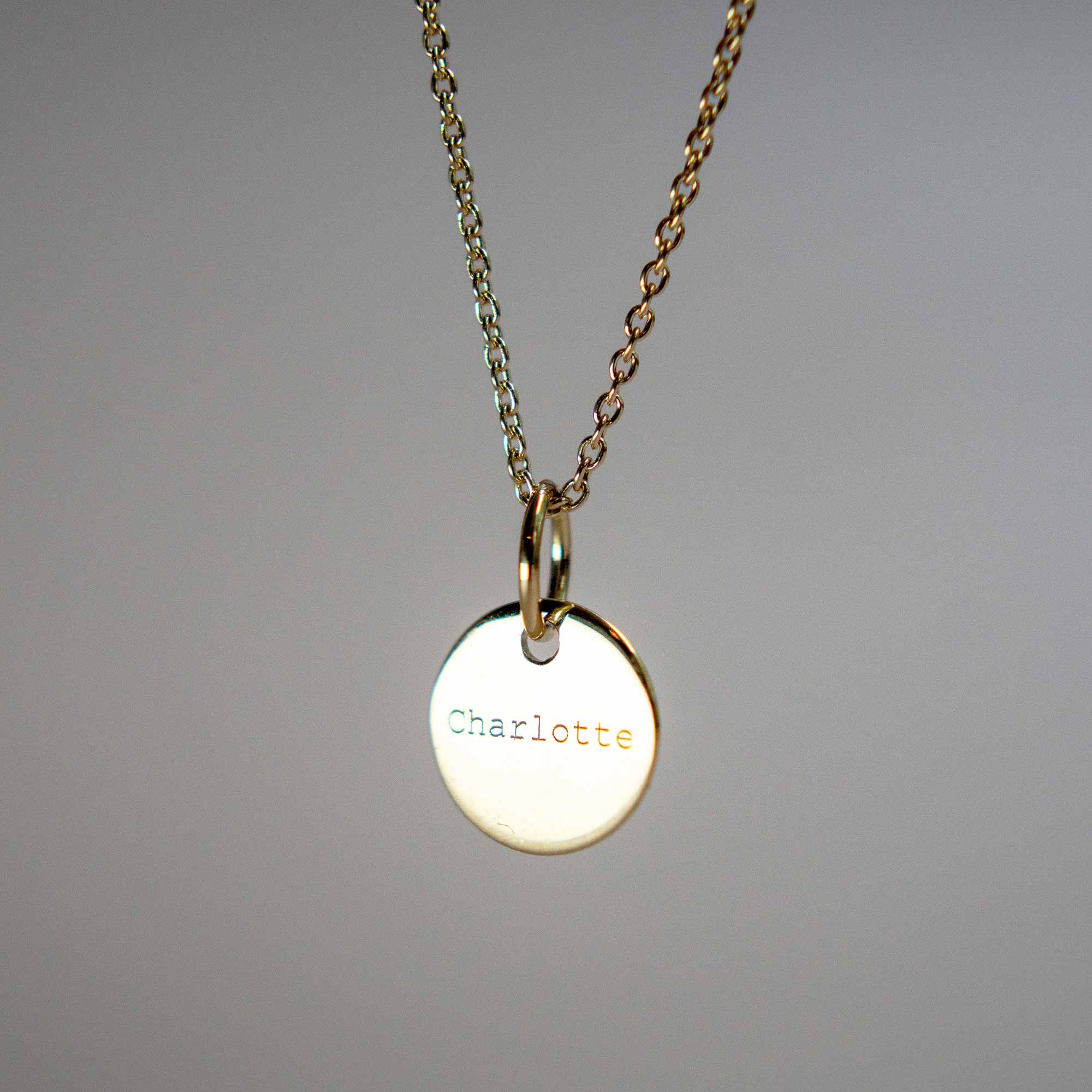 Kette mit rundem Plättchen personalisierte Gravur