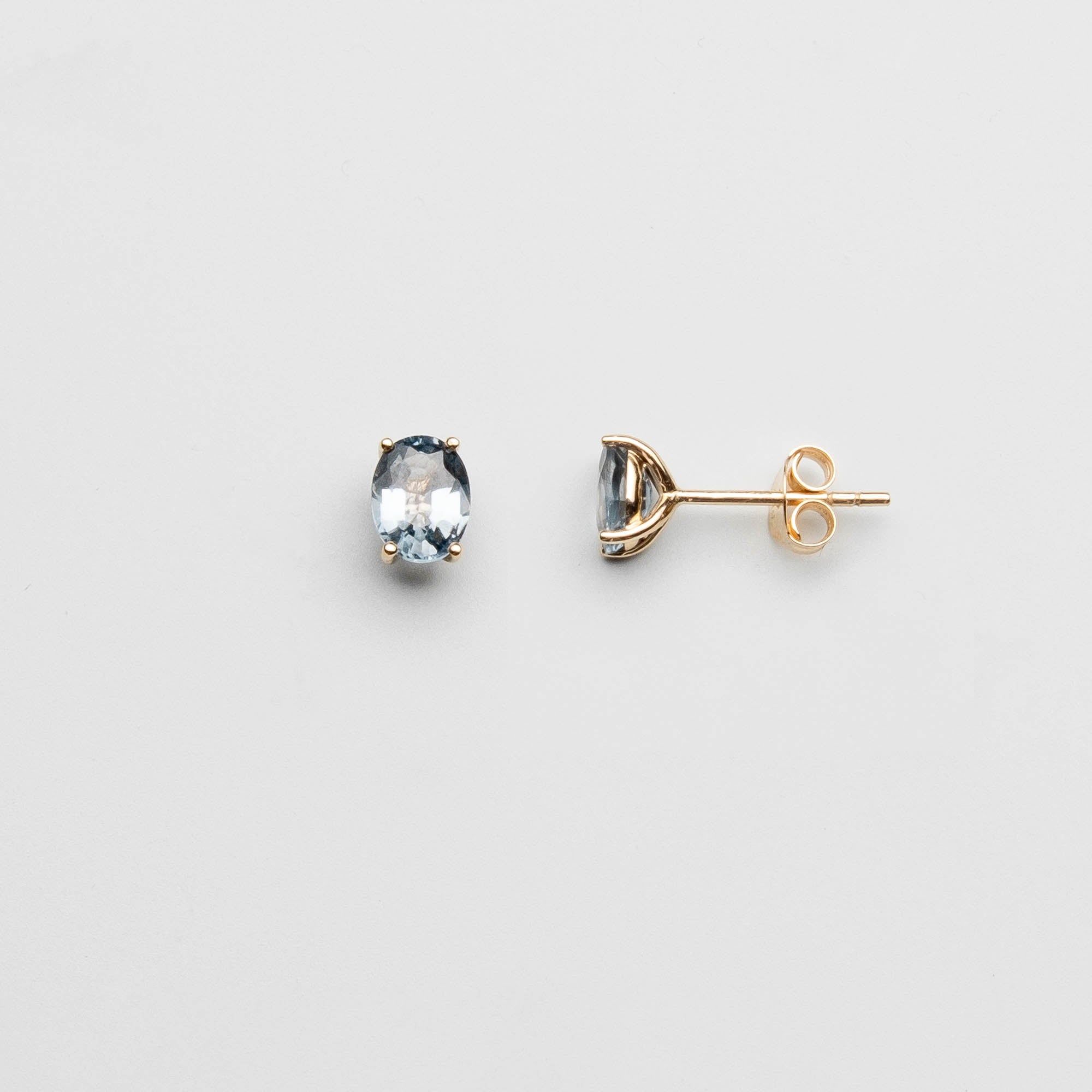 oval spinel stud | solid gold