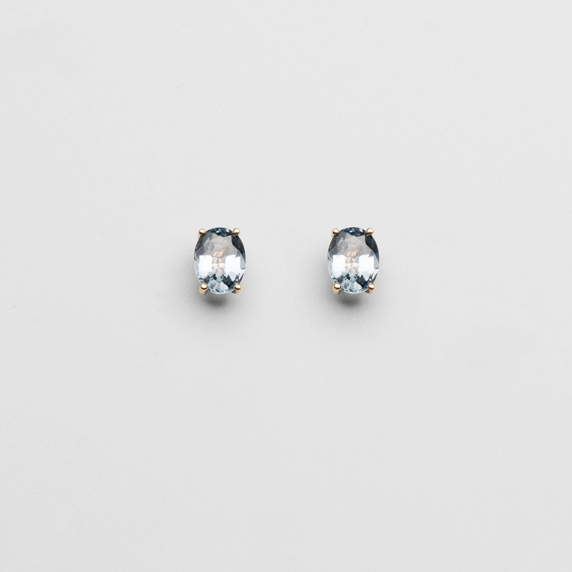oval spinel stud | solid gold