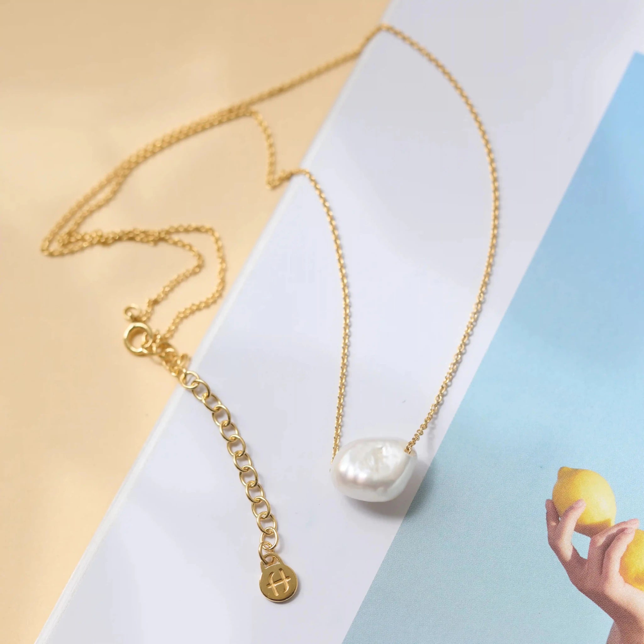 chunky single pearl necklace