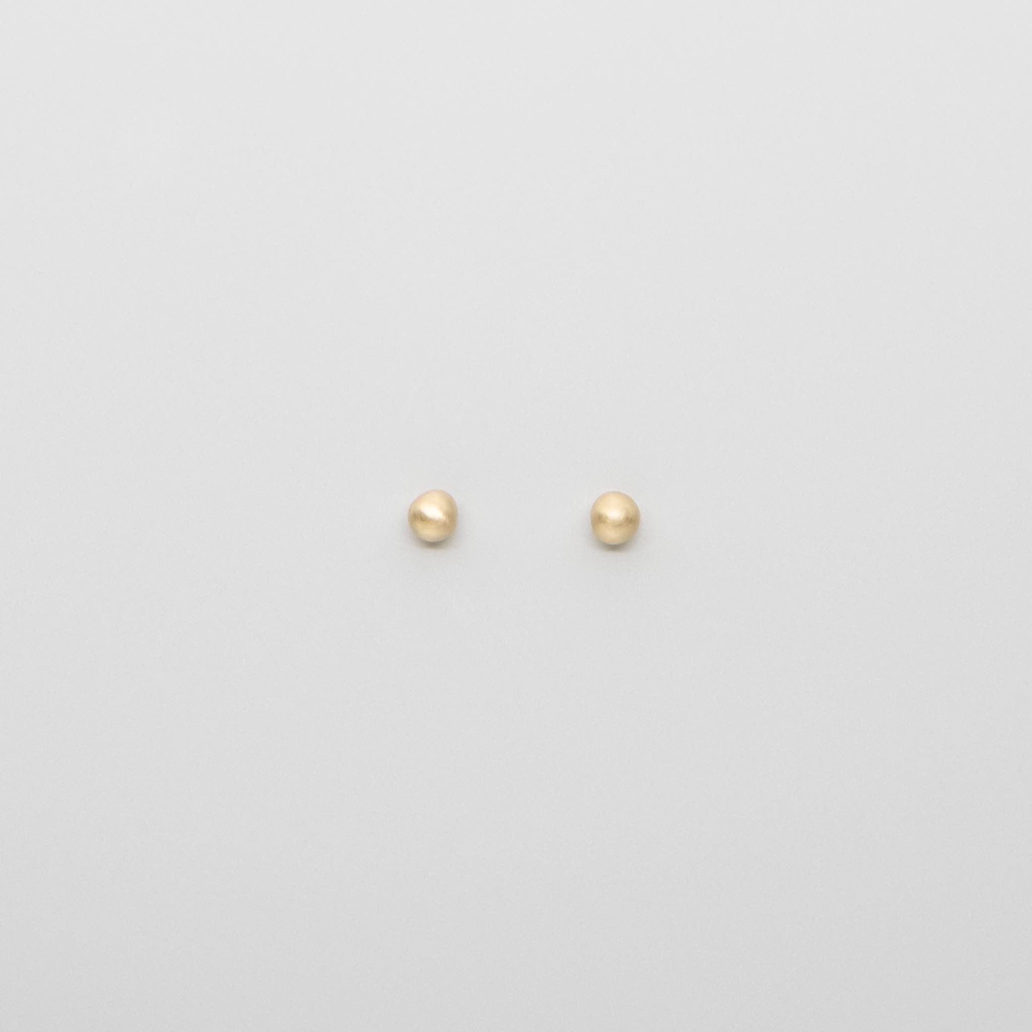 satin ball stud | solid gold
