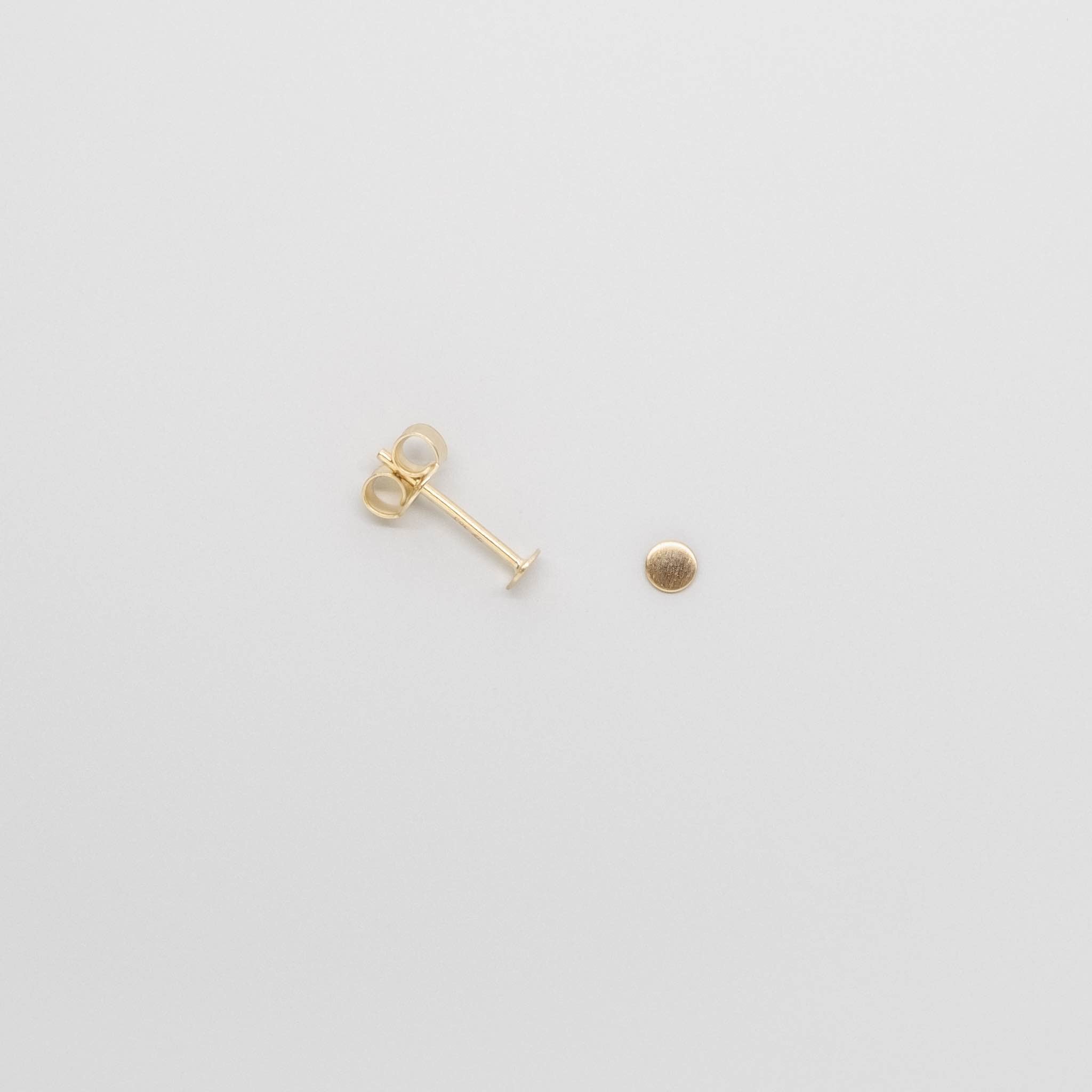 satin dot stud | solid gold