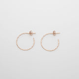 tiny twisted hoop - XS / M