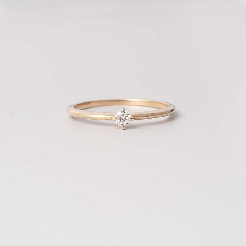 the classic engagement ring | solid gold