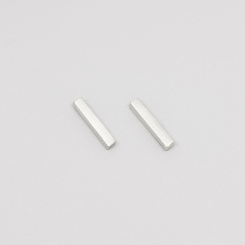 Ohrring bar satin in stabform mattiert, Sterling Silber