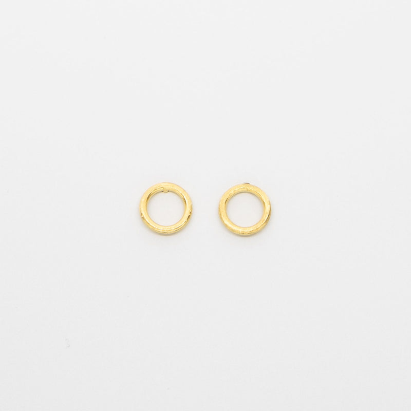 satin circle stud
