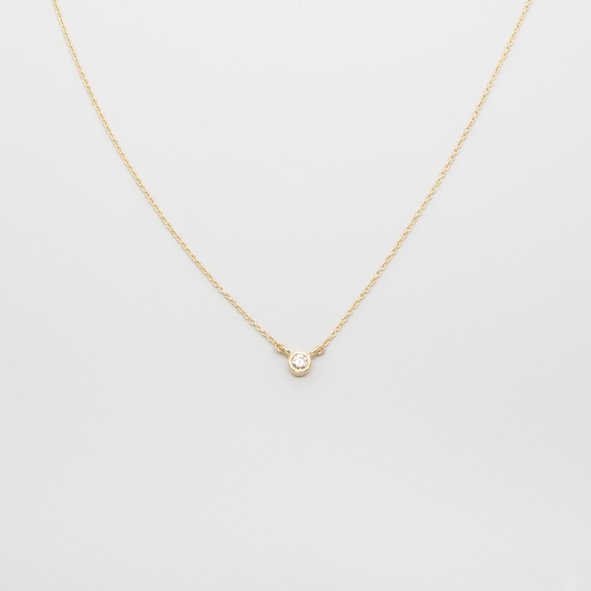 Halskette mit Diamantanhänger gold