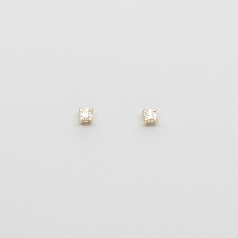 tiny diamond stud | solid gold