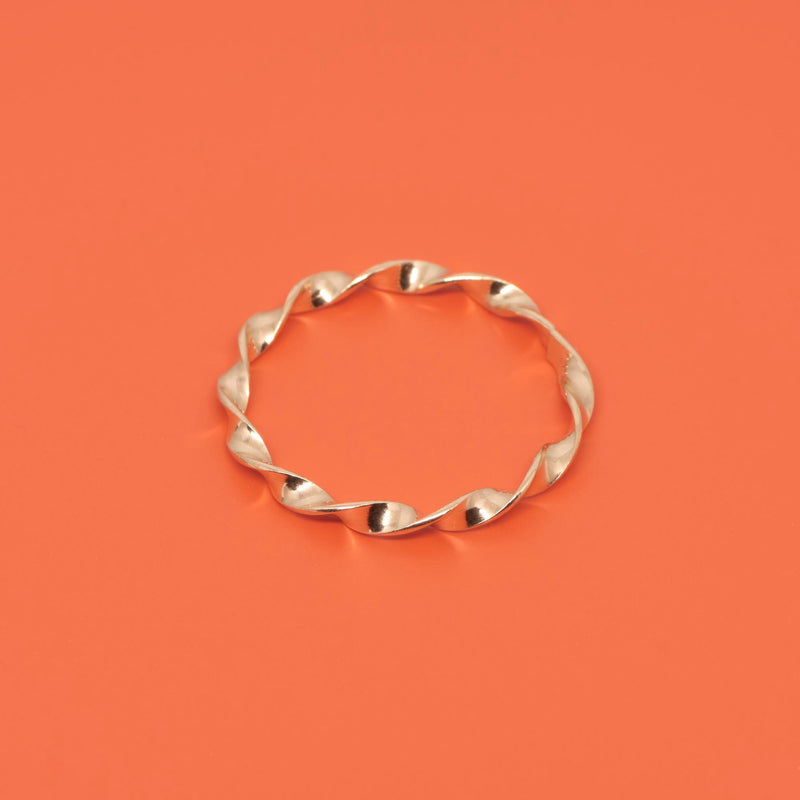 Gedrehter Ring twisted in roségold