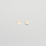 satin square stud | solid gold