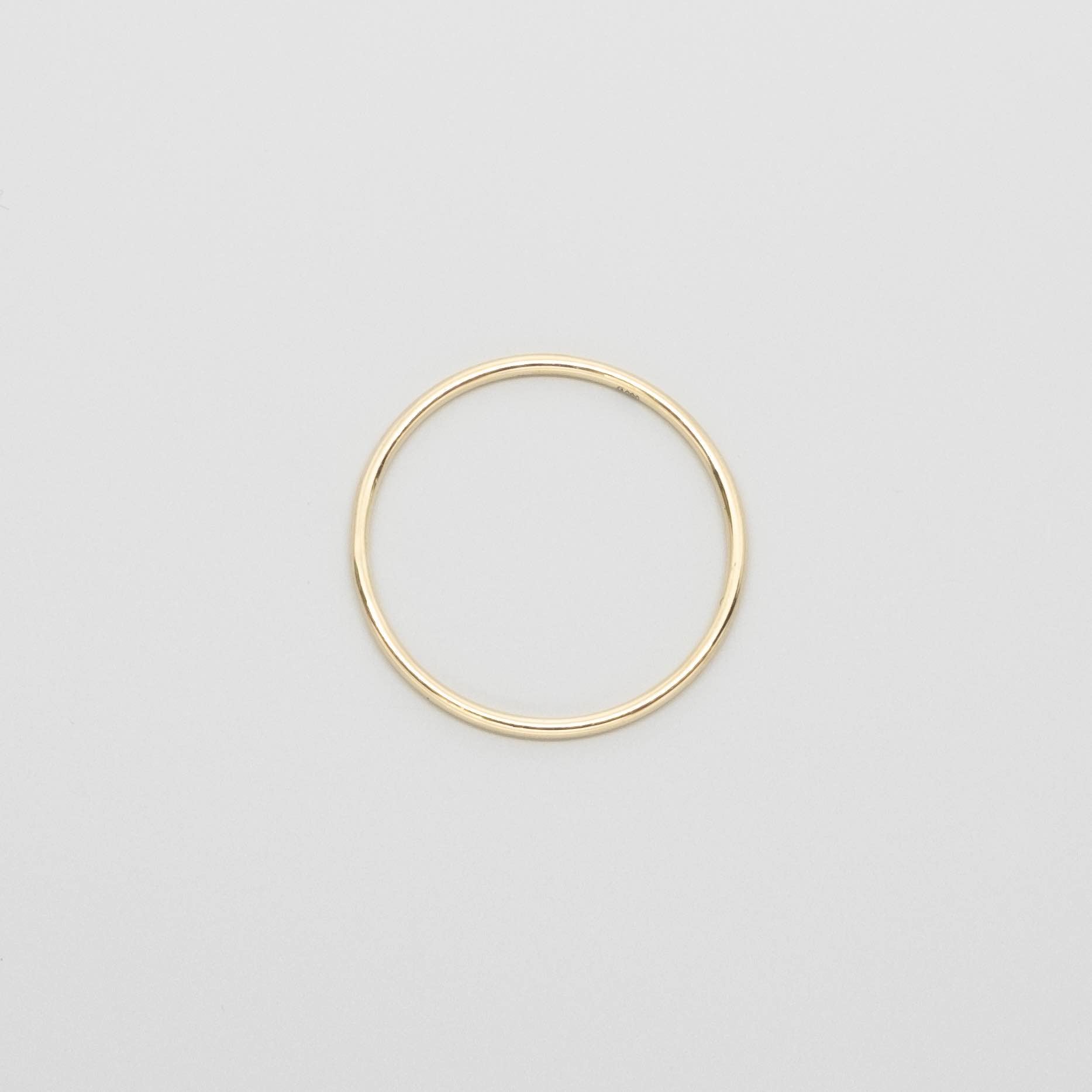 shiny single ring | solid gold