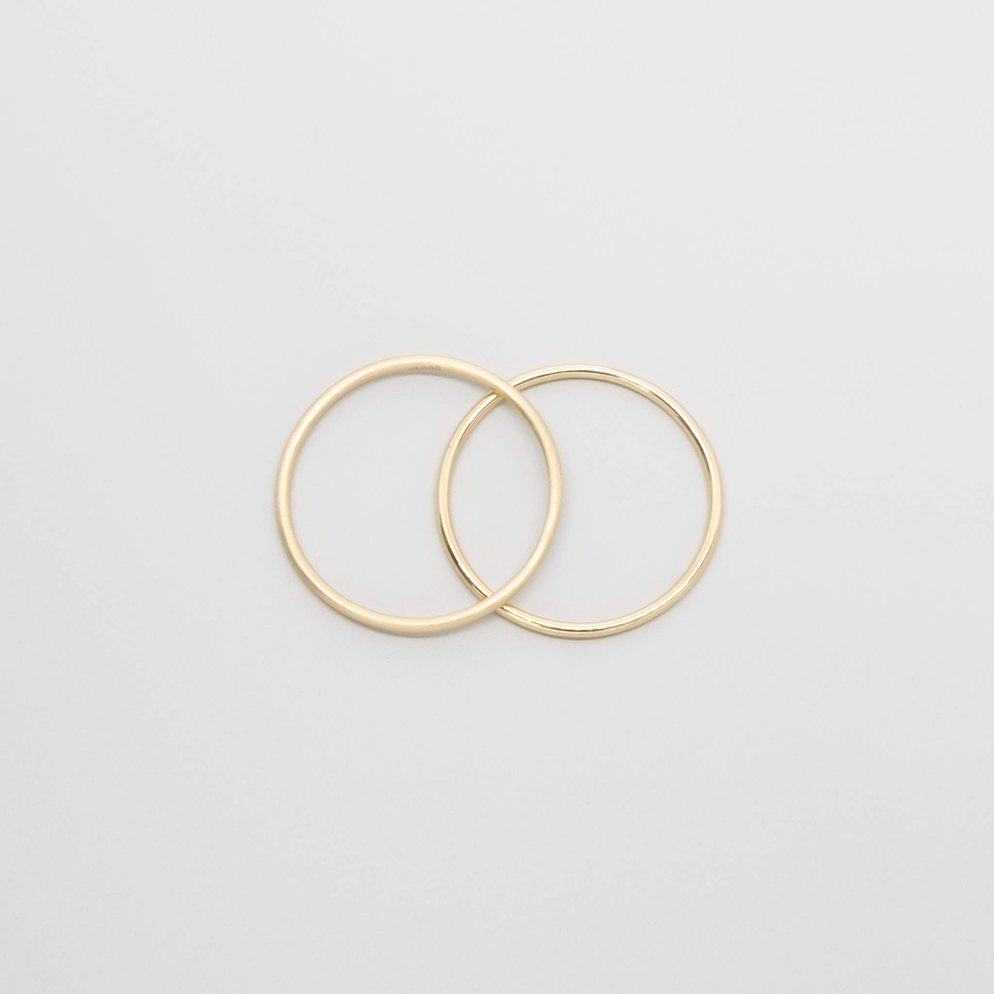 shiny single ring | solid gold