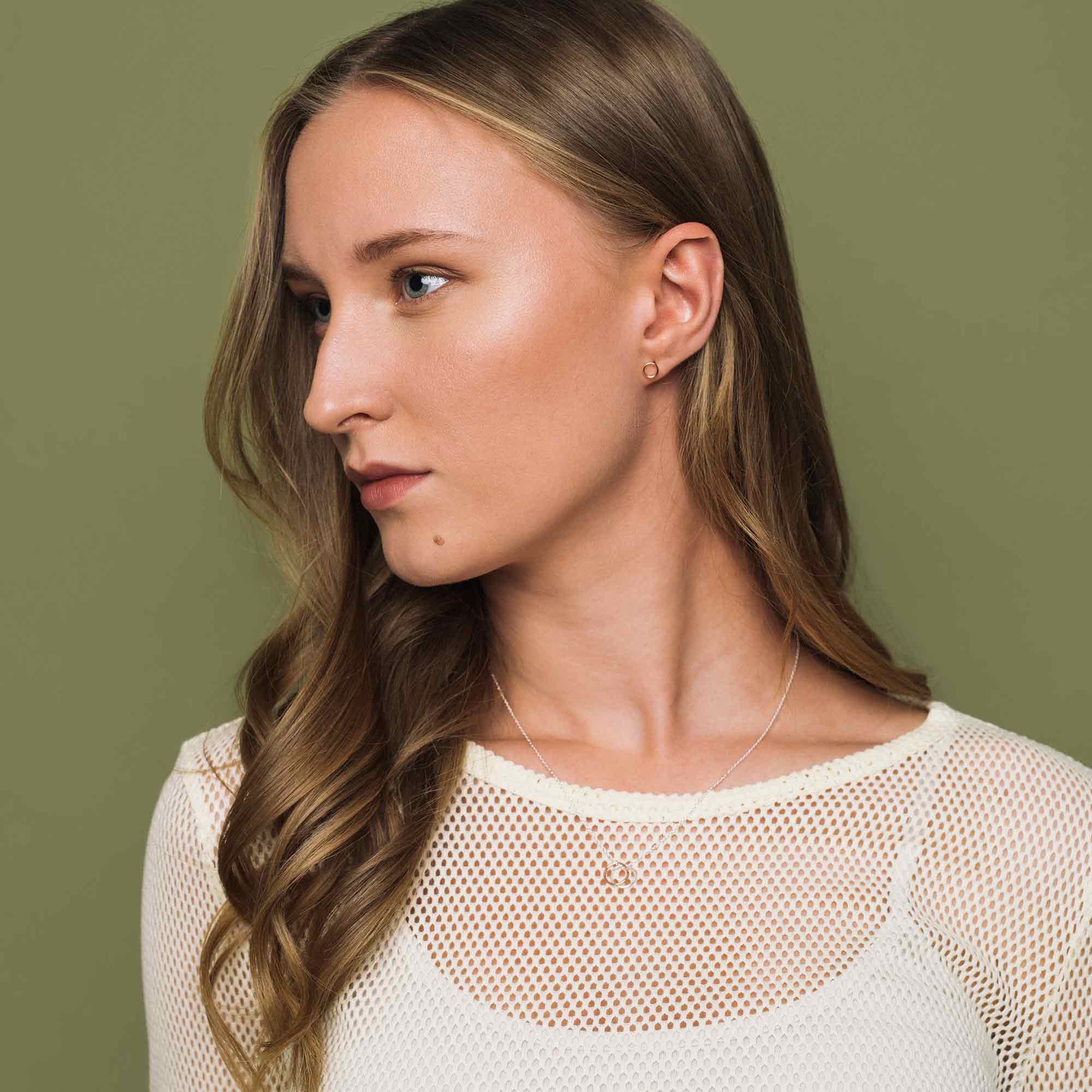 bicolor circle necklace