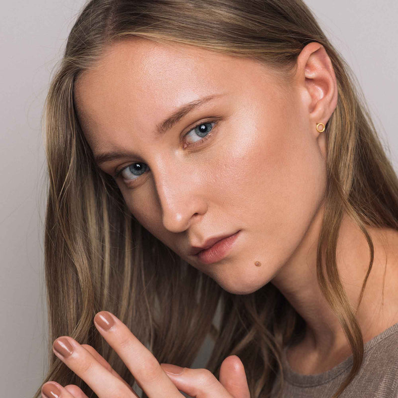 satin circle stud